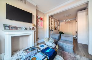 Lounge and dining- click for photo gallery